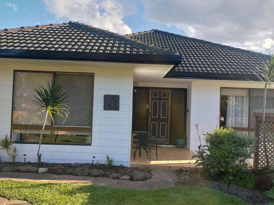 Boyle'S Beach House - Fully Furnished 3 Bedroom Home. Secure Parking. Намбакка-Хедс Экстерьер фото