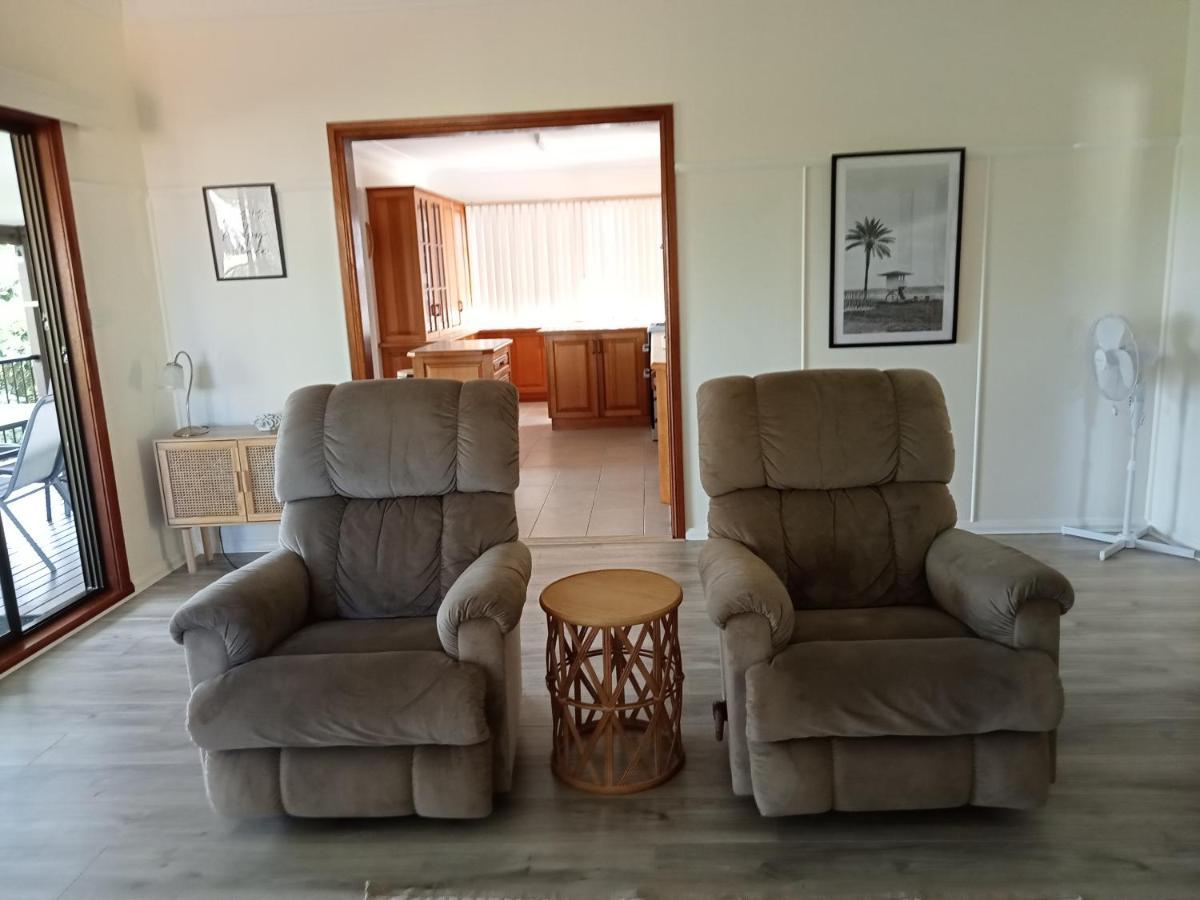 Boyle'S Beach House - Fully Furnished 3 Bedroom Home. Secure Parking. Намбакка-Хедс Экстерьер фото